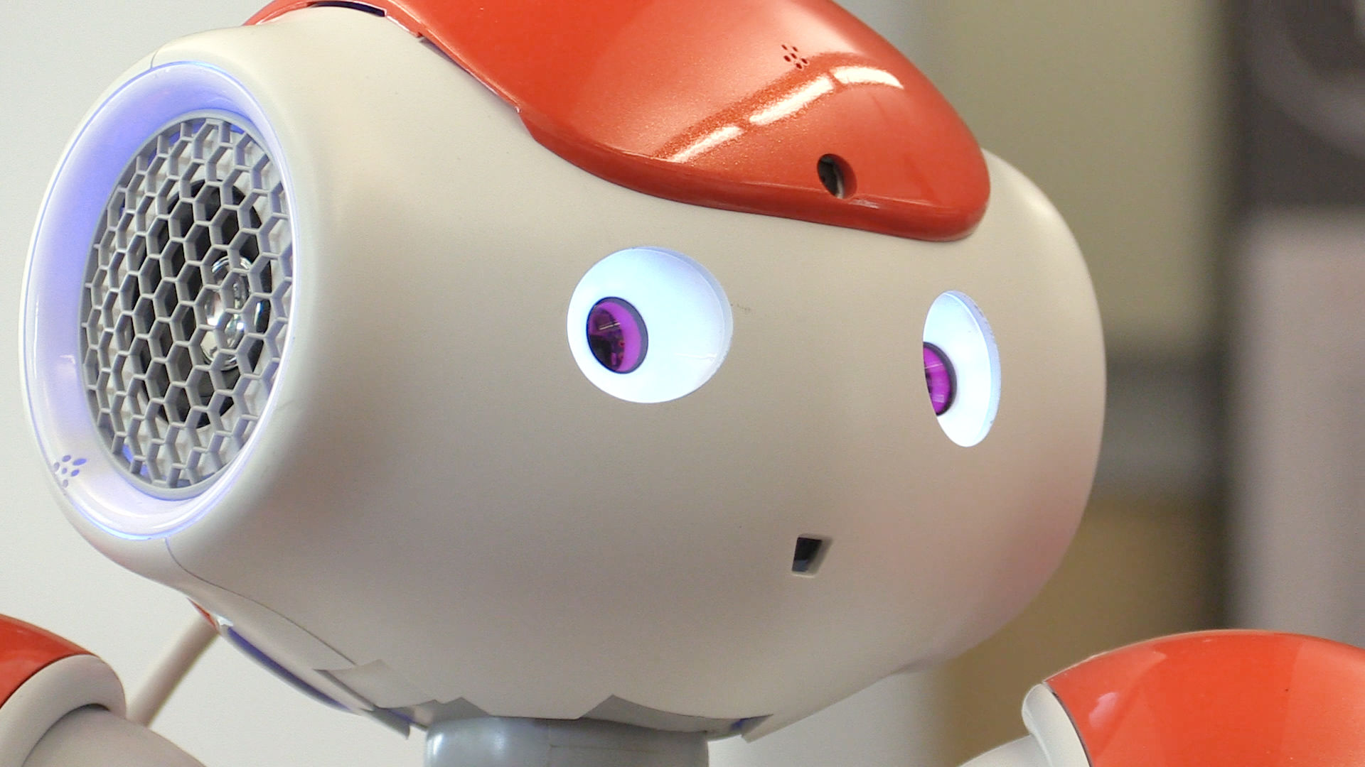 VIDEO Vision Lab Research Using Robot to Help Kids with Autism « News