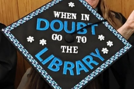 Graduation cap of library grad