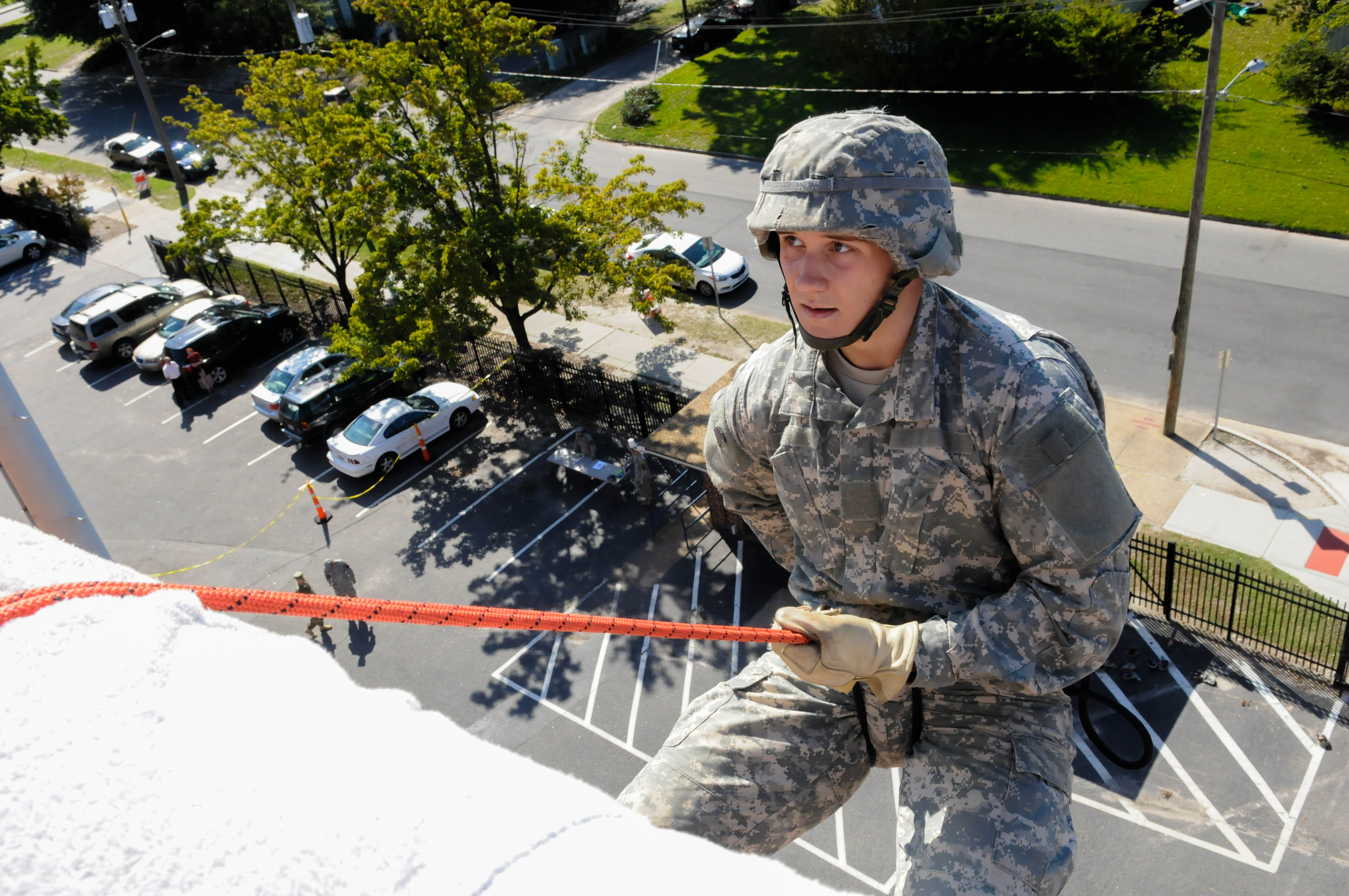 Army ROTC Rappelling
