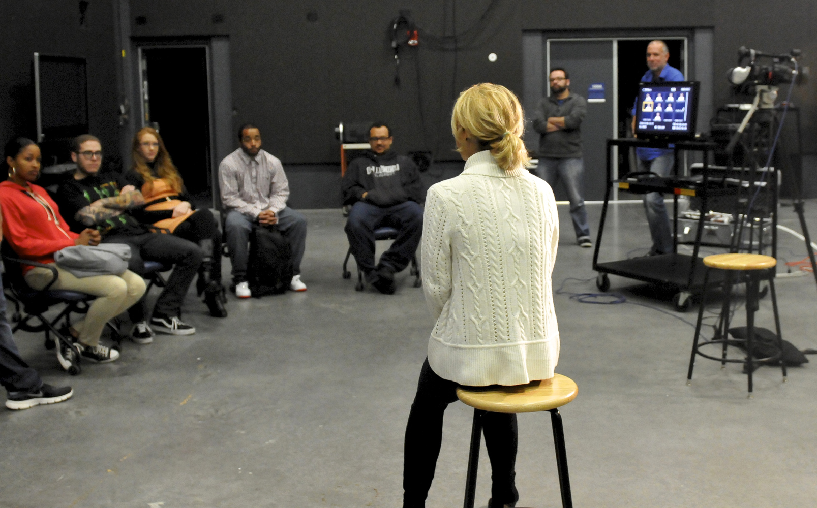 FX Actress Kelly Carlson chats with students at ODU