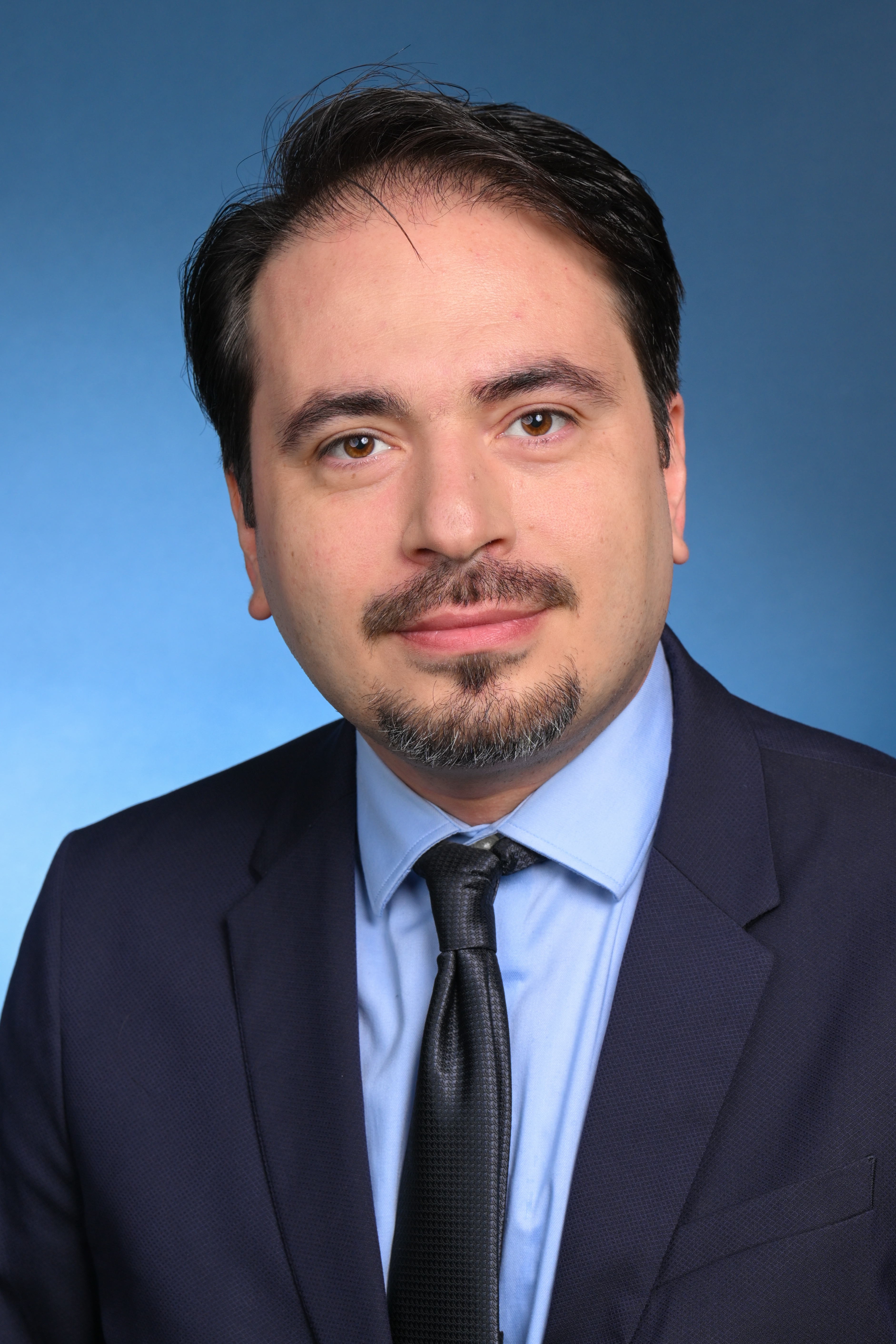 headshot Sina-Razzaghi Asi