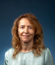 Headshot of Laura Chezan