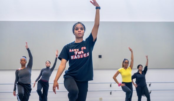 Jahla Smith helps out with a 2026 High School Dancers Day event. Photo credit: Michael DiBari/Old Dominion University 