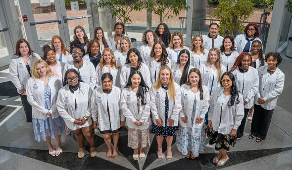 Group-nursing-white-coat