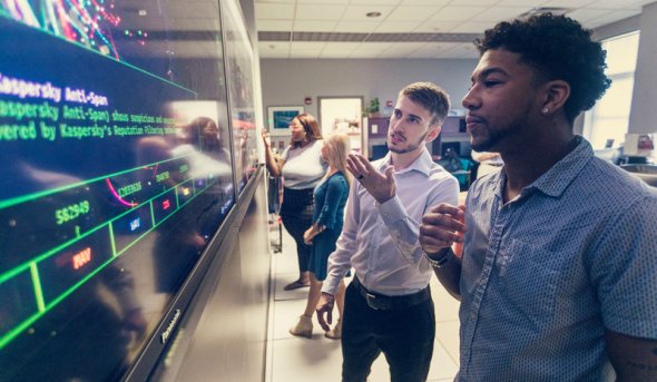 People in a computer lab