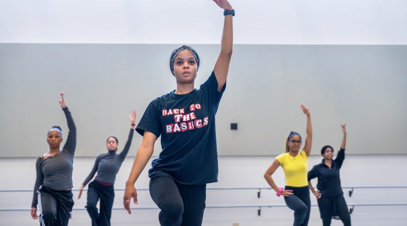 Jahla Smith helps out with a 2026 High School Dancers Day event. Photo credit: Michael DiBari/Old Dominion University 