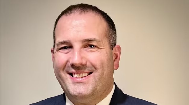 A photo of Jay Belknap.