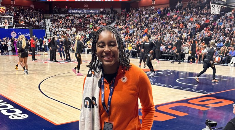 Kyla Formey, DPT, with the Connecticut Suns on clinical rotation for her MSAT