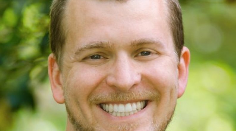 Jonathan Lee Launches Art Exhibition