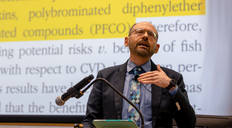Greger presenting at the inaugural lecture for the Joan P. Brock Institute for Nutrition Science and Health at Old Dominion University.