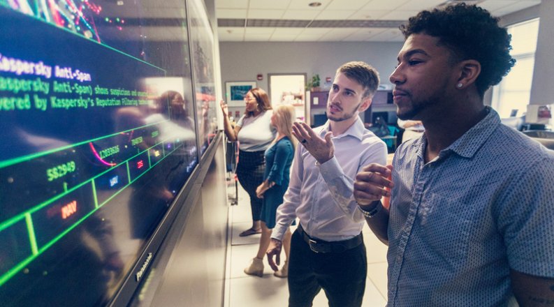 People in a computer lab