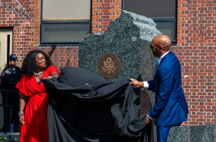 President Hemphill and Katherine Shah unveil monument