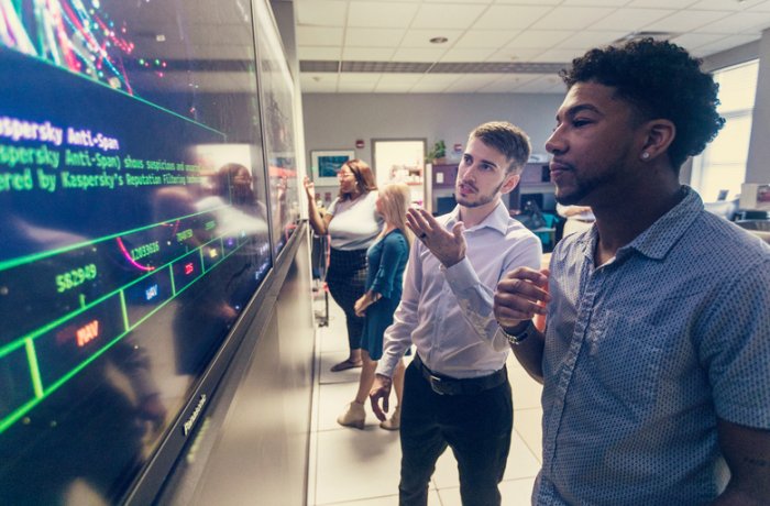 People in a computer lab