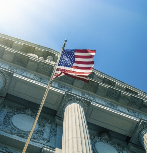 us-flag-government-building.