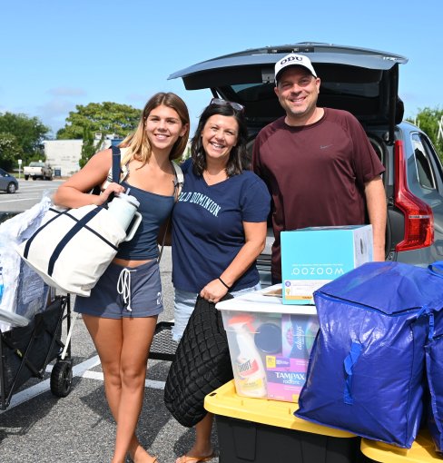 Student and parents moving on campus