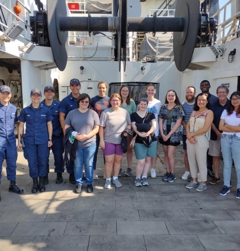 group photo from OES NOAA trip
