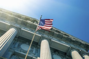 us-flag-government-building.