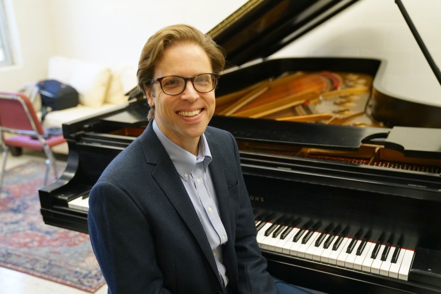 Image of Zachary Deak