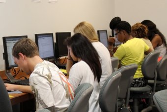 perry-library-library-instruction-2013-09-12-15