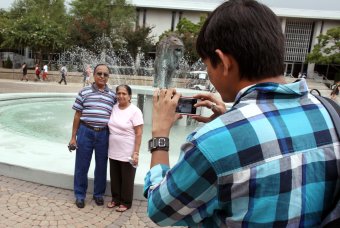 Picture opportunity by lion fountain