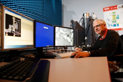 Dennis Darby working at ODU's $1.2 million microprobe
