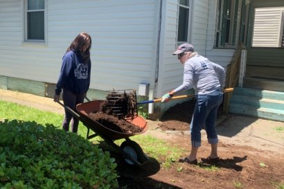 Strome staff and faculty volunteer at the Hope House